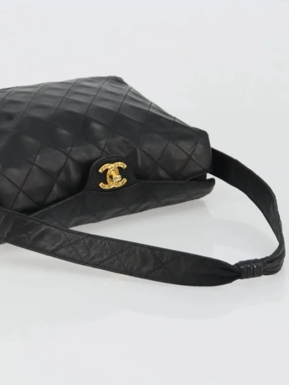 CHANEL Matelasse Chain Shoulder Bag Leather Black Gold CC Auth 188720